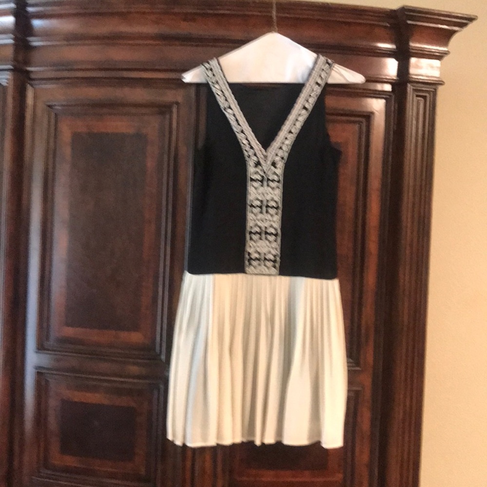 Jessica Simpson Black and Cream Dress- Size 10
